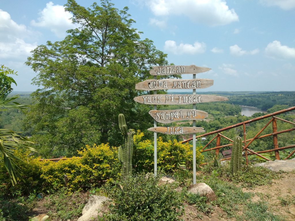 Bukit Kerek Indah Menikmati Bentang Alam Kabupaten Ngawi Di