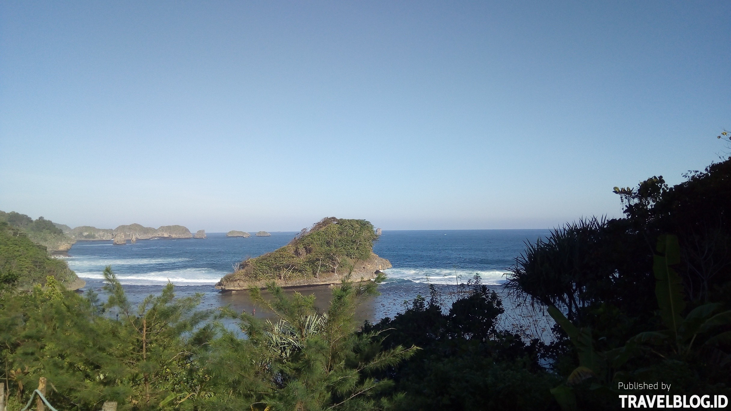 Travelblogid Pemandangan Pantai Teluk Asmara Yang Menyerupai