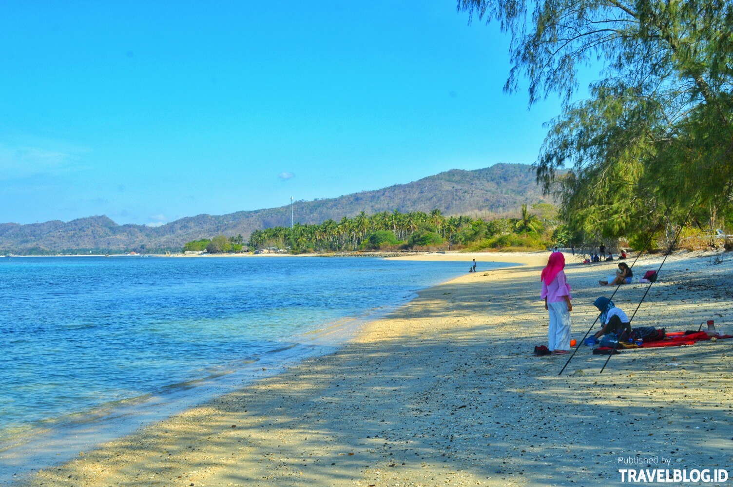 Asyiknya Liburan Bareng Keluarga Di Pantai Tawun Sekotong