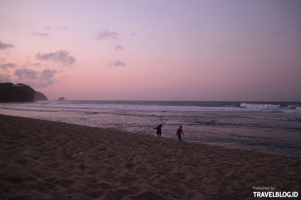 Pantai Watu Kodok Lokasi Camping Terbaik Di Gunung Kidul